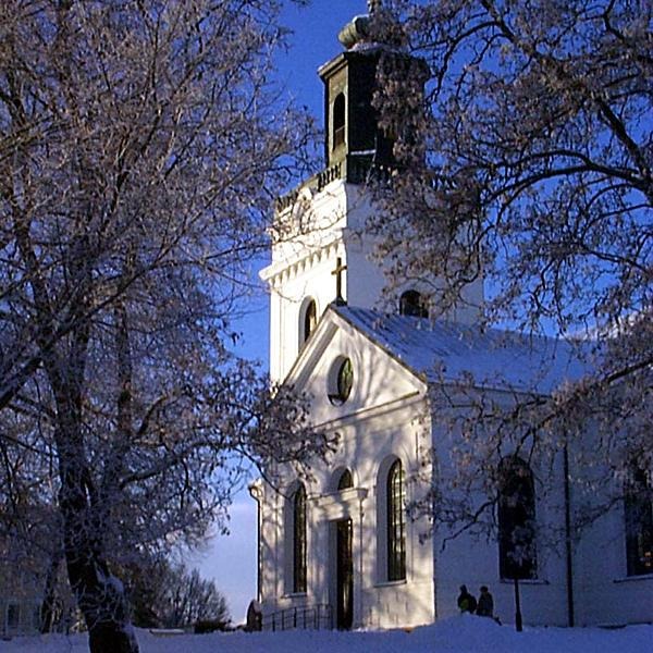 Eksjö kyrka i vinterskrud