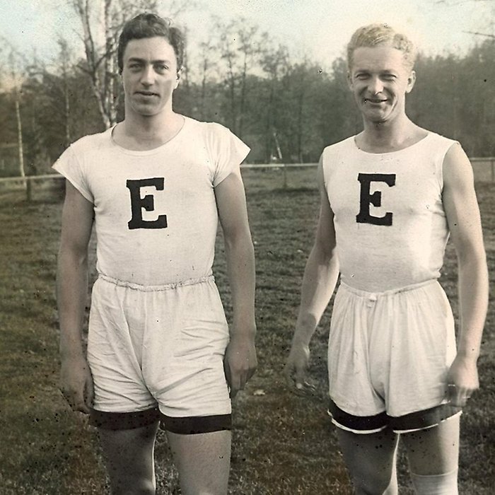 Två idrottsmän tillhörande EGIK